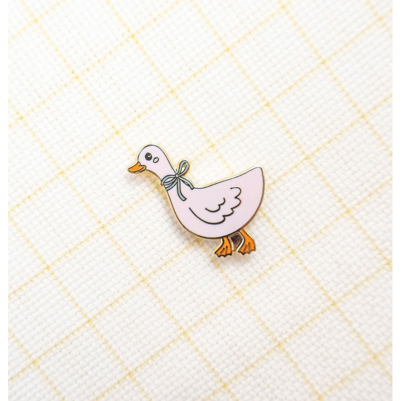 Playful Duckling - Gans met strik - LetiStitch Needle Minder