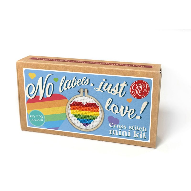 No Labels, Just Love sleutelhanger - Pride hartje - Mini borduurpakket