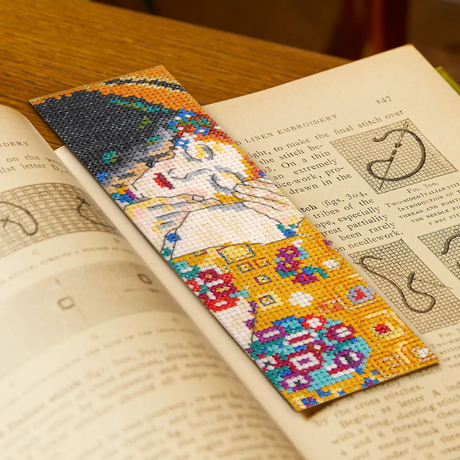 The Kiss - Masters Collection - DMC Bookmark Embroidery Kit