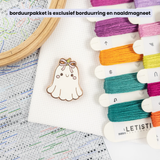 Glow Ghost Cove - Spookje en pompoen op tropisch strand - LetiStitch borduurpakket -bestellen bij Iris Borduurt