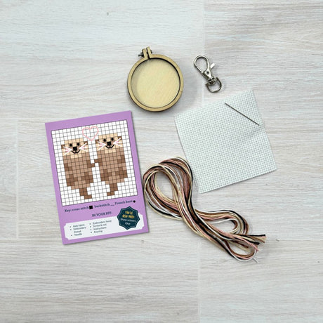 You're Otterly Amazing sleutelhanger - Otters - Mini borduurpakket