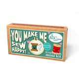 Your Make Me Sew Happy sleutelhanger - Klosje garen - Mini borduurpakket