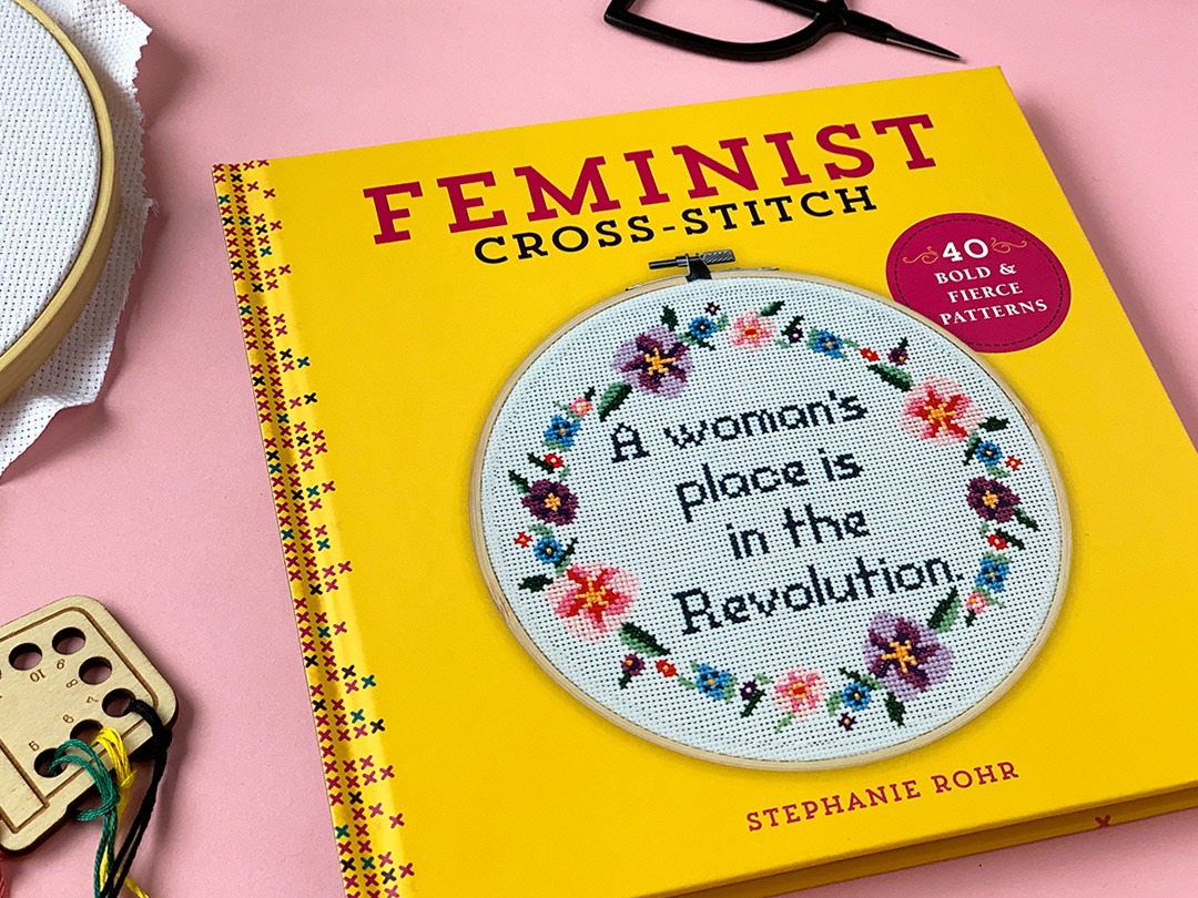feminist cross stitch boek met kruissteekpatronen